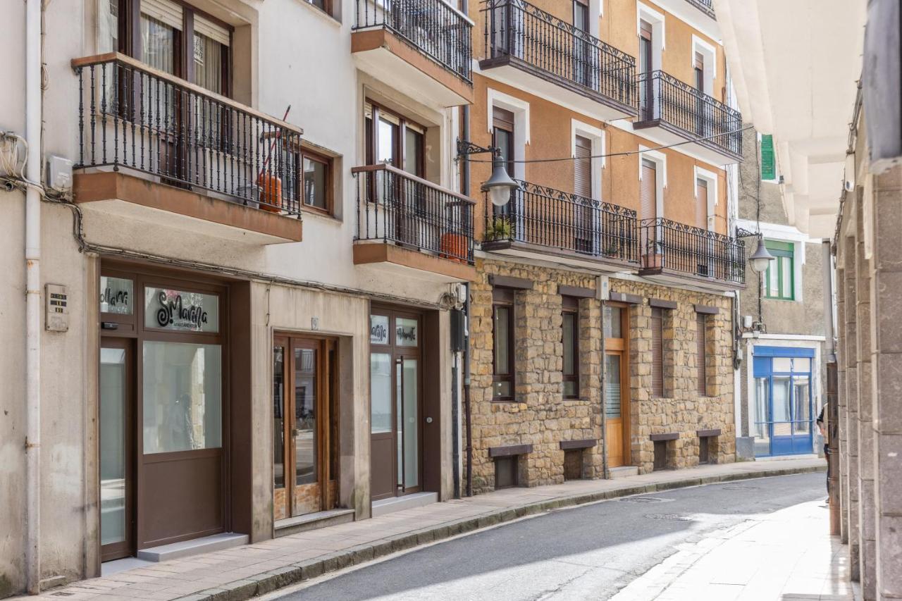 Santa Marina Apartamentuak 자라우츠 외부 사진